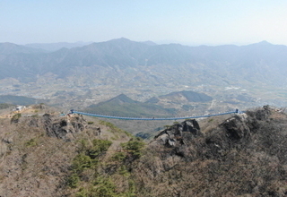 하동군, 성제봉 '신선대 구름다리' 준공 눈앞